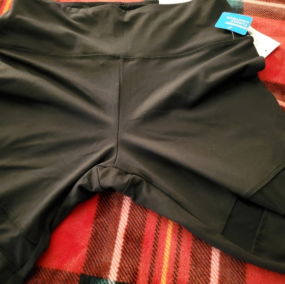 Marika Tummy Control Mid Calf Legging - Picture 7 of 7